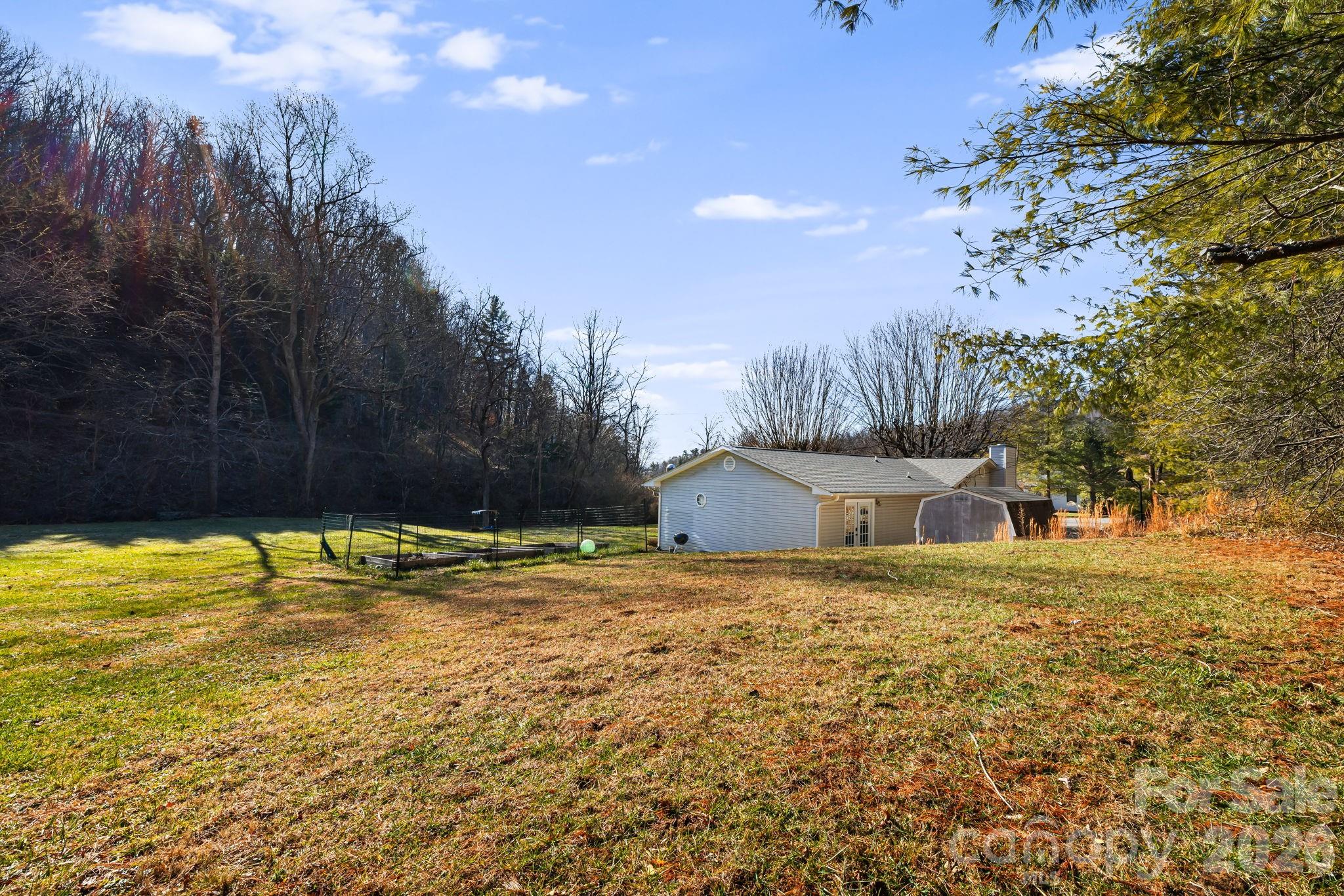 1590 Bruce Road — Mars Hill
