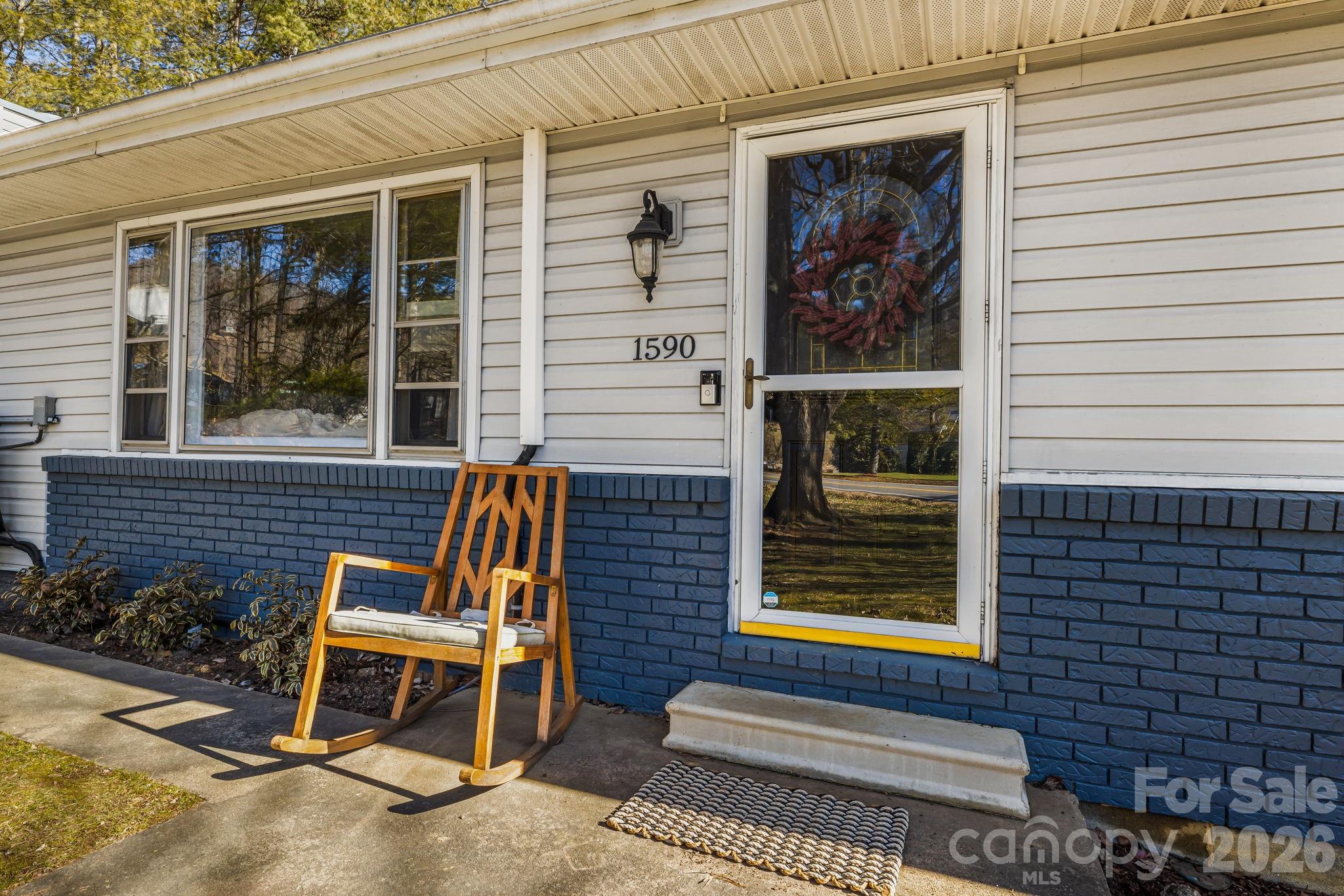 1590 Bruce Road — Mars Hill