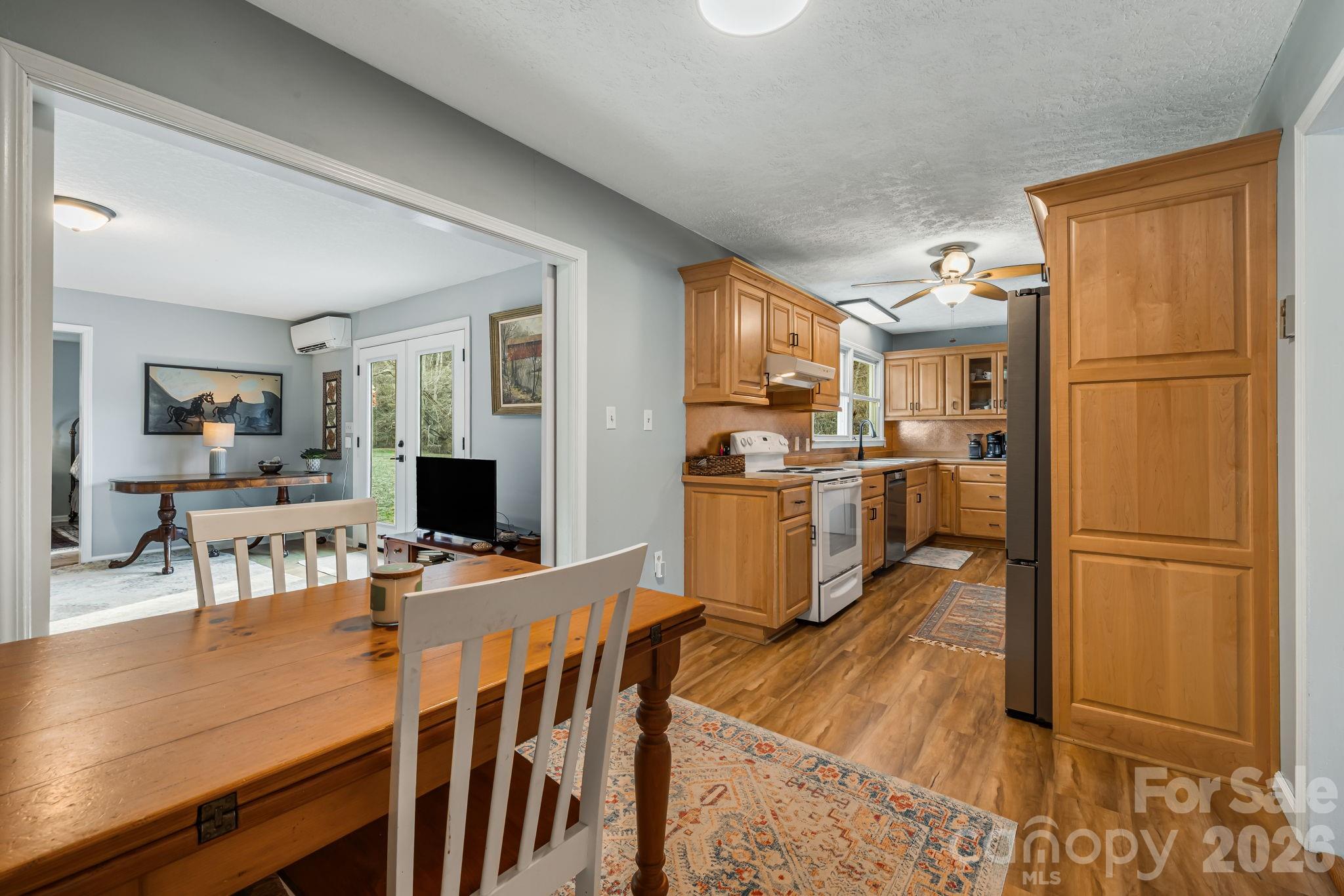 1590 Bruce Road — Mars Hill