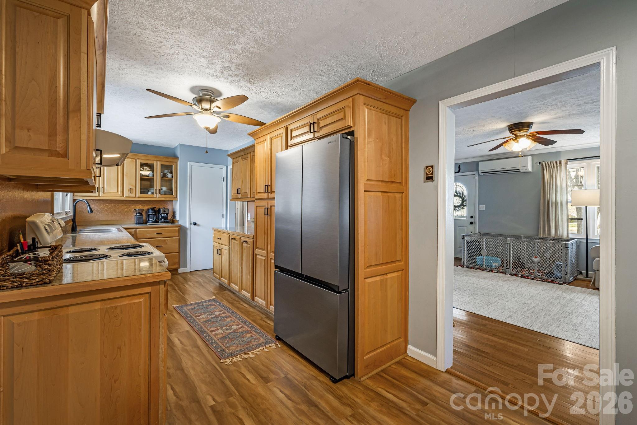 1590 Bruce Road — Mars Hill