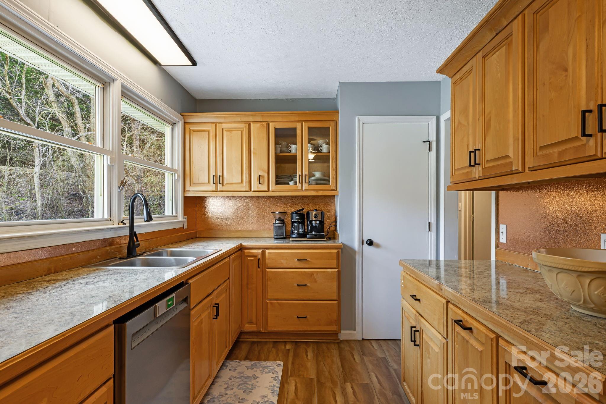 1590 Bruce Road — Mars Hill