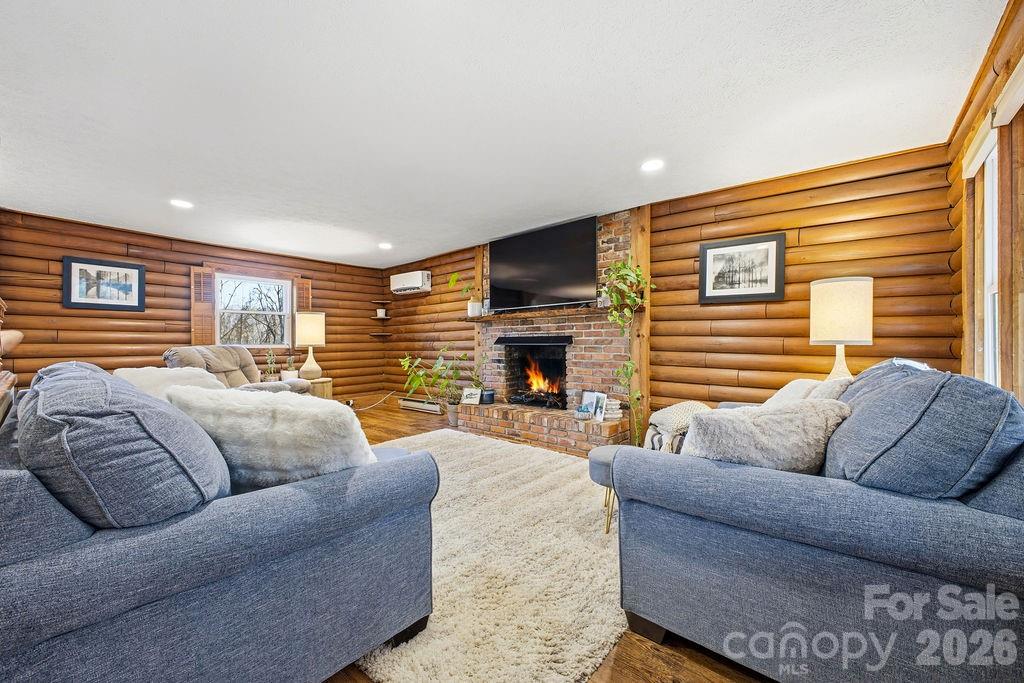 34 Greenbriar Road — Black Mountain