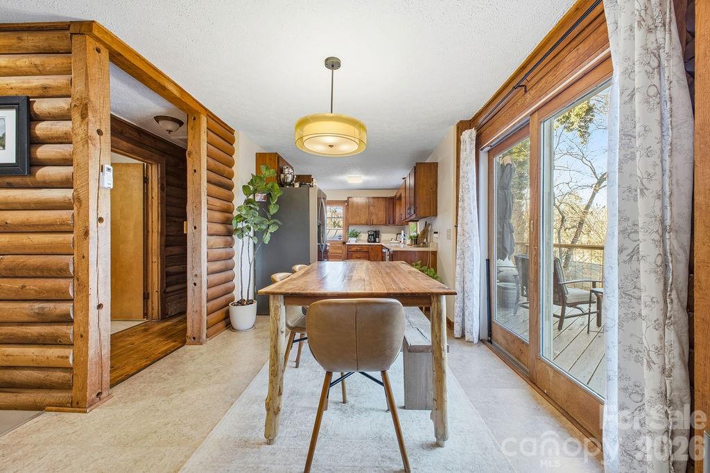 34 Greenbriar Road — Black Mountain