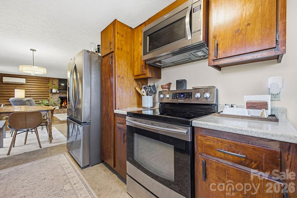 34 Greenbriar Road — Black Mountain