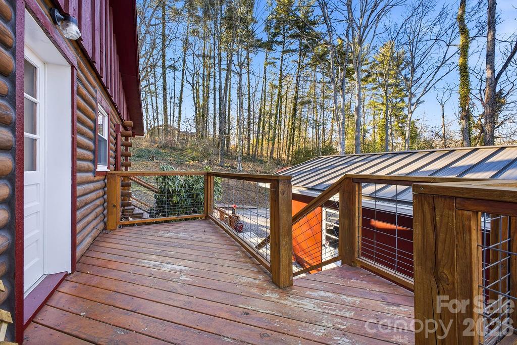 34 Greenbriar Road — Black Mountain