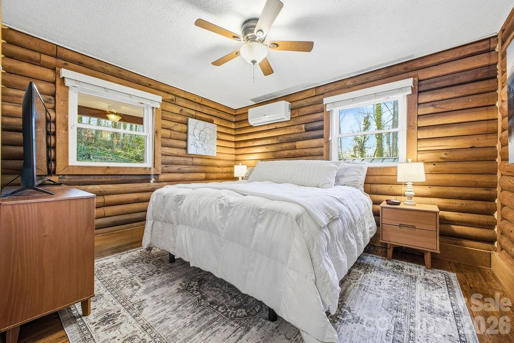 34 Greenbriar Road — Black Mountain