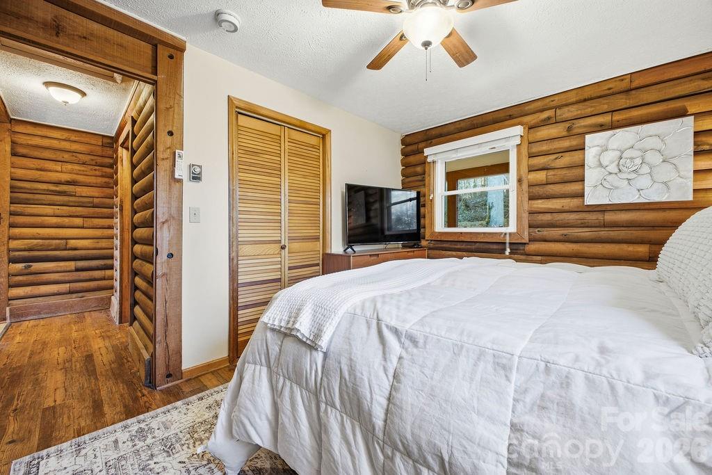 34 Greenbriar Road — Black Mountain