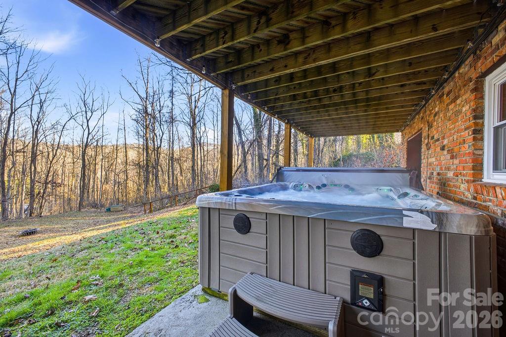 34 Greenbriar Road — Black Mountain