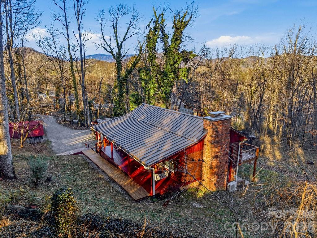 34 Greenbriar Road — Black Mountain