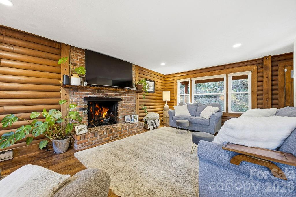 34 Greenbriar Road — Black Mountain