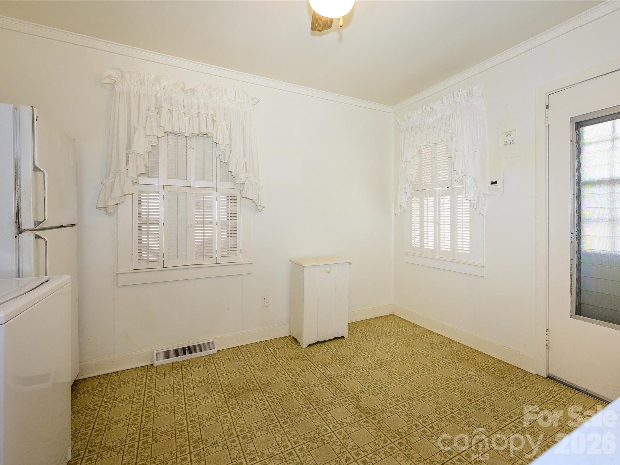 968 Hampton Grace Avenue — Lancaster