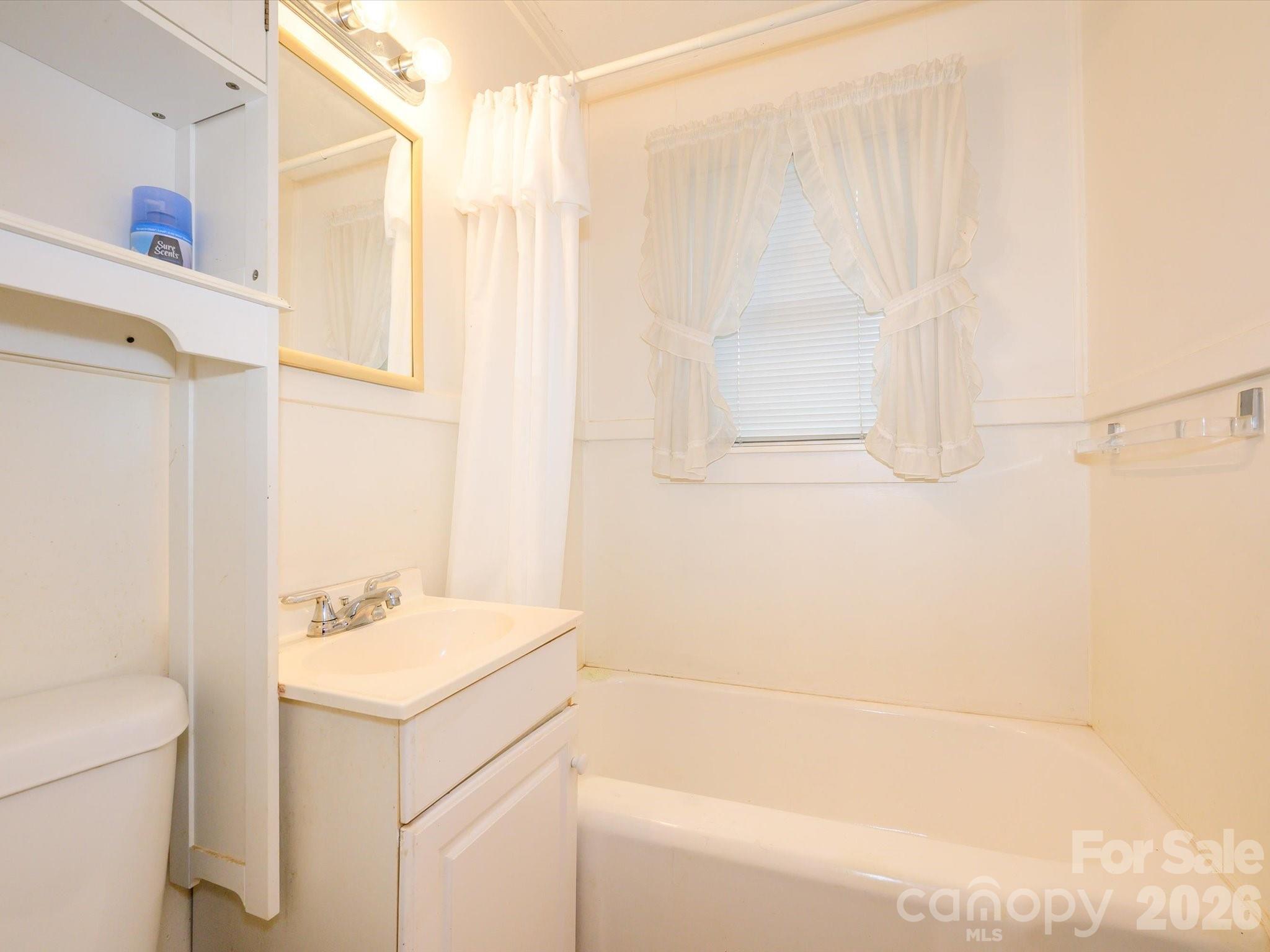 968 Hampton Grace Avenue — Lancaster