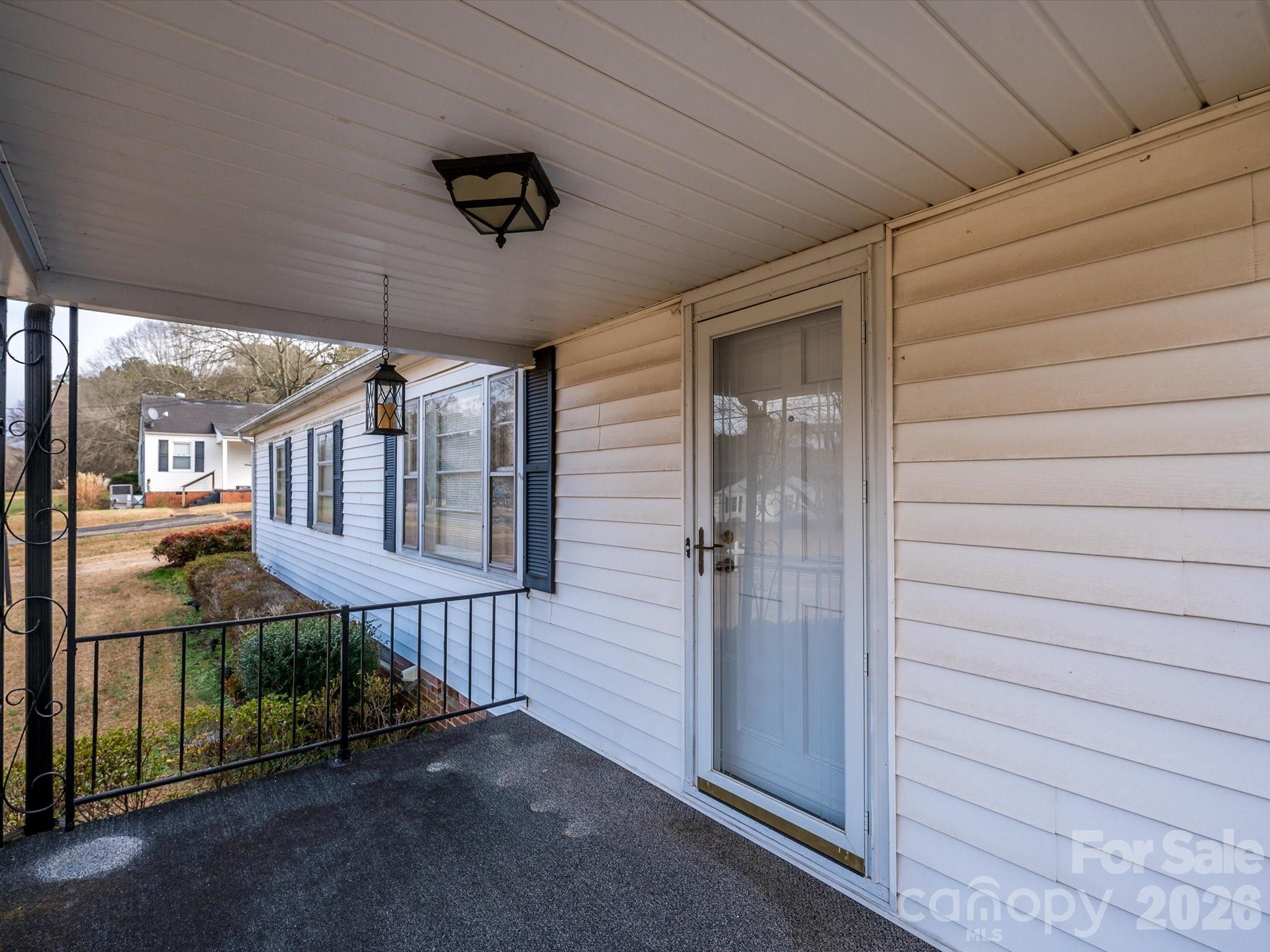 968 Hampton Grace Avenue — Lancaster