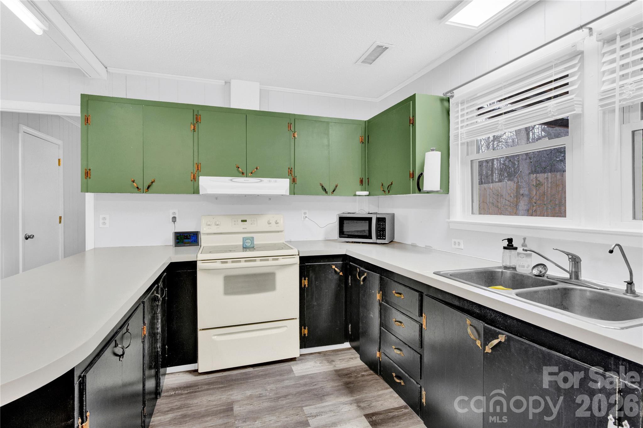 6716 Navajo Trail — Sherrills Ford
