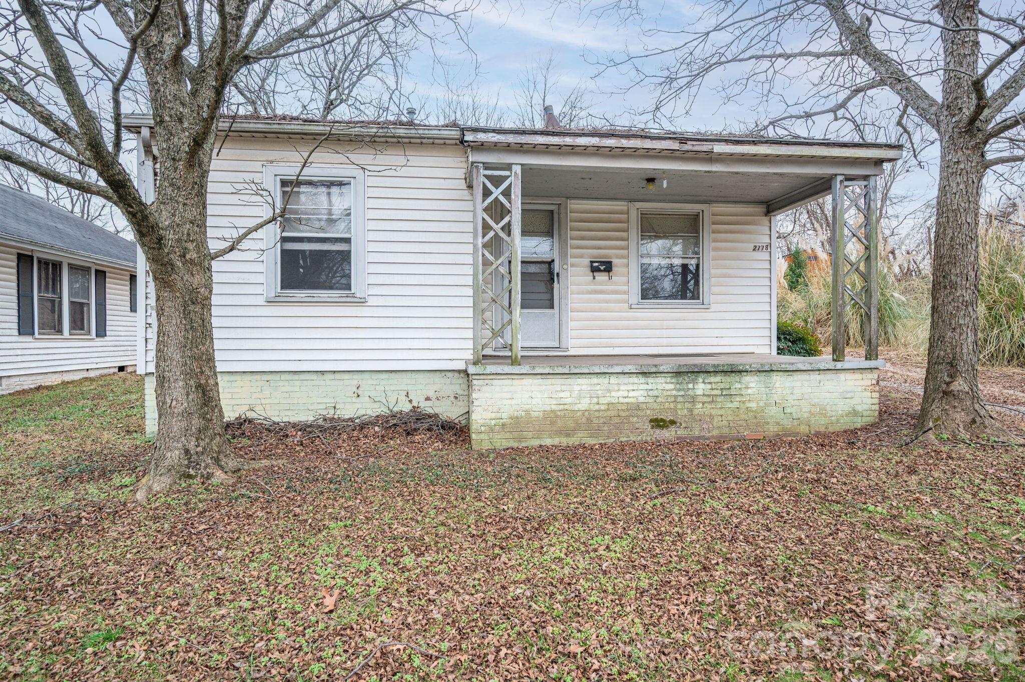 2784 E Nc 27 Highway — Lincolnton