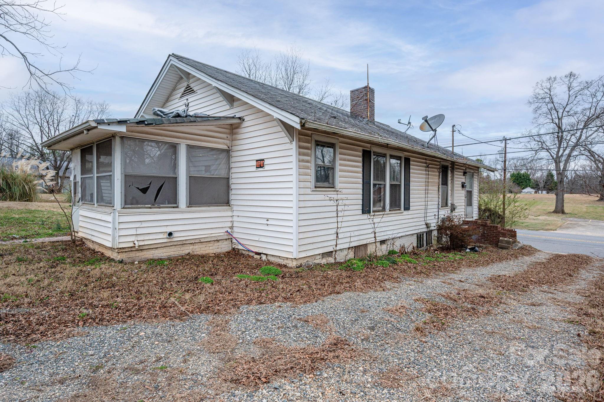 2784 E Nc 27 Highway — Lincolnton