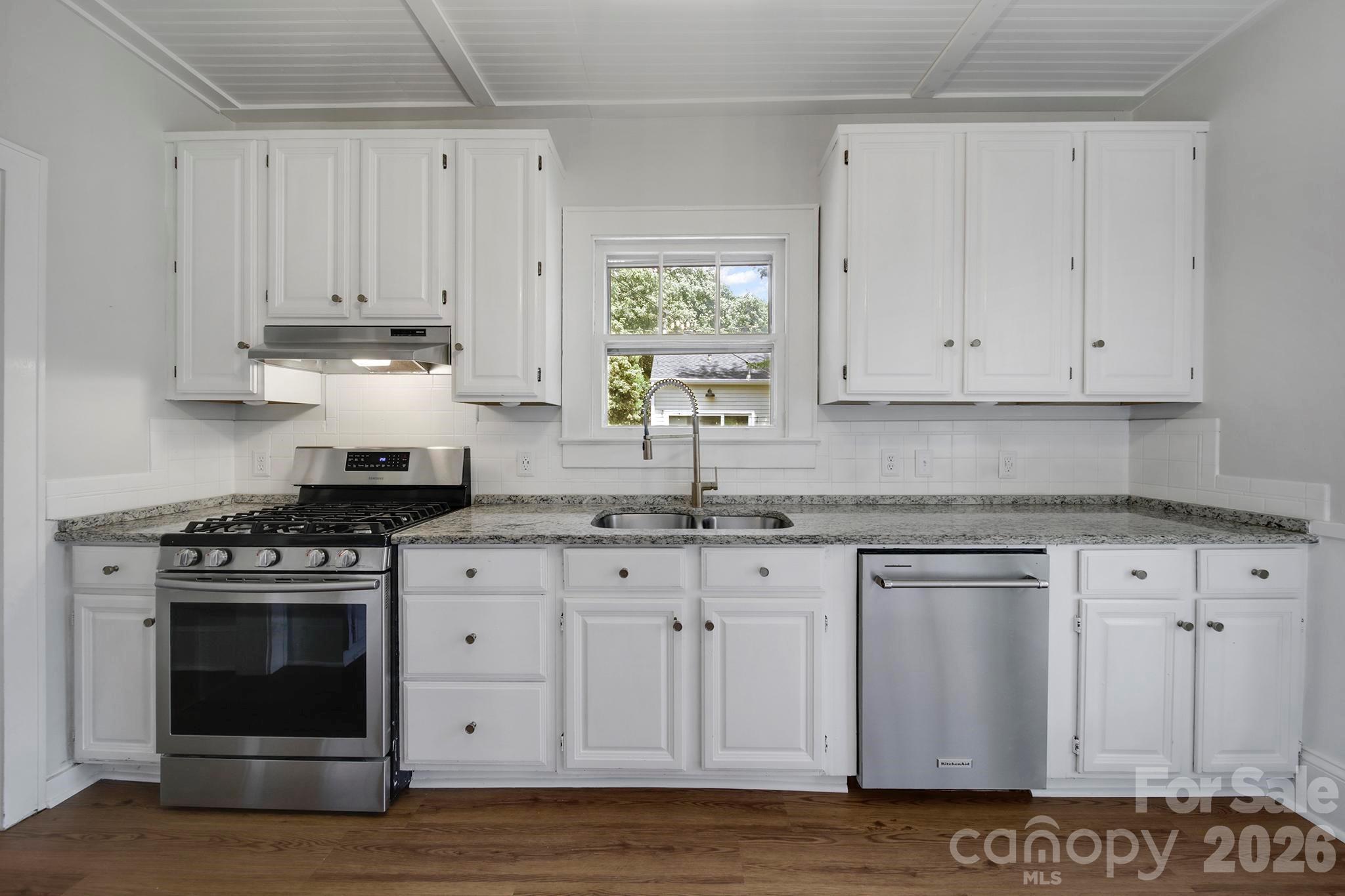 1638 Longfellow Street — Charlotte
