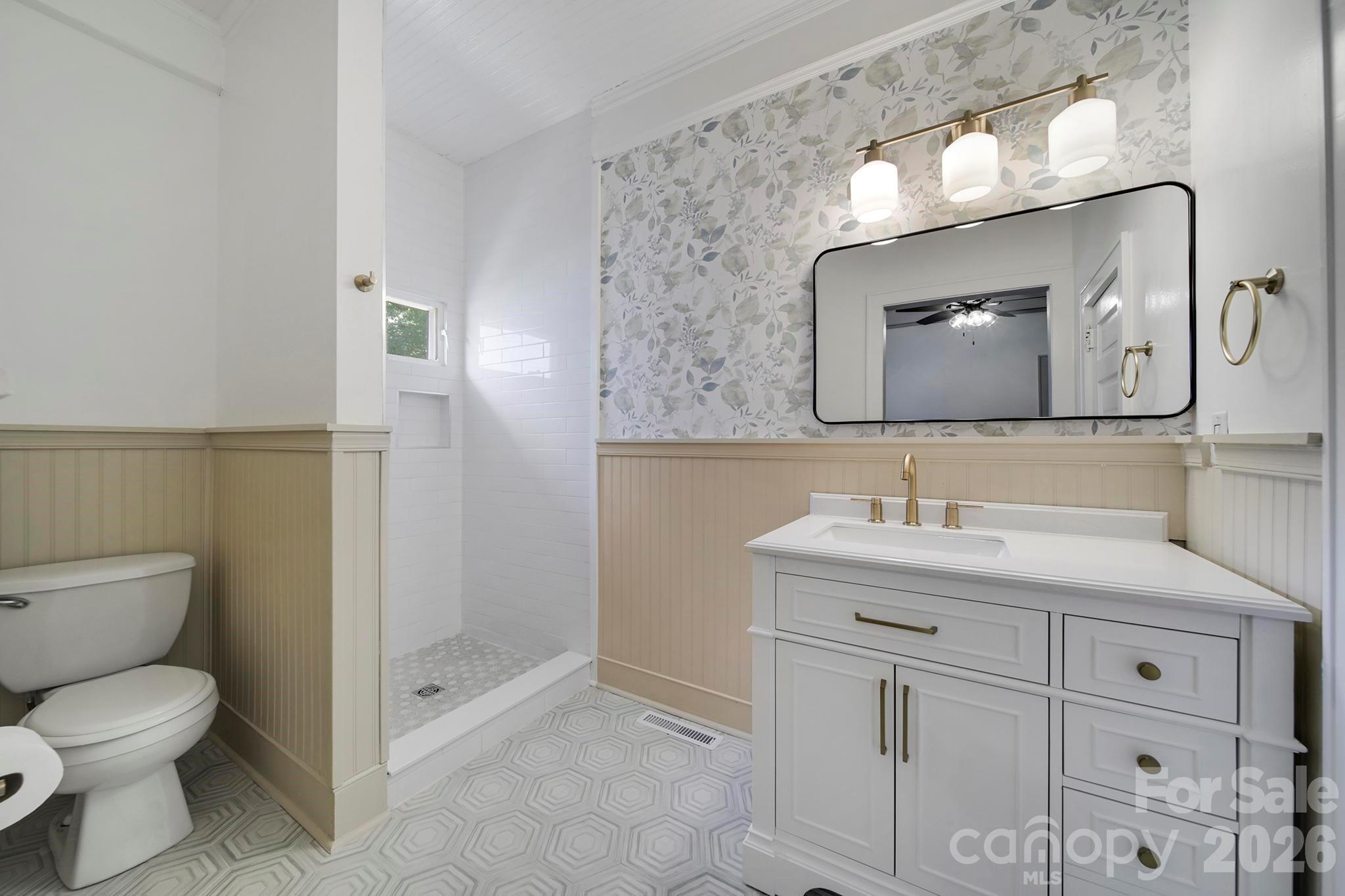 1638 Longfellow Street — Charlotte