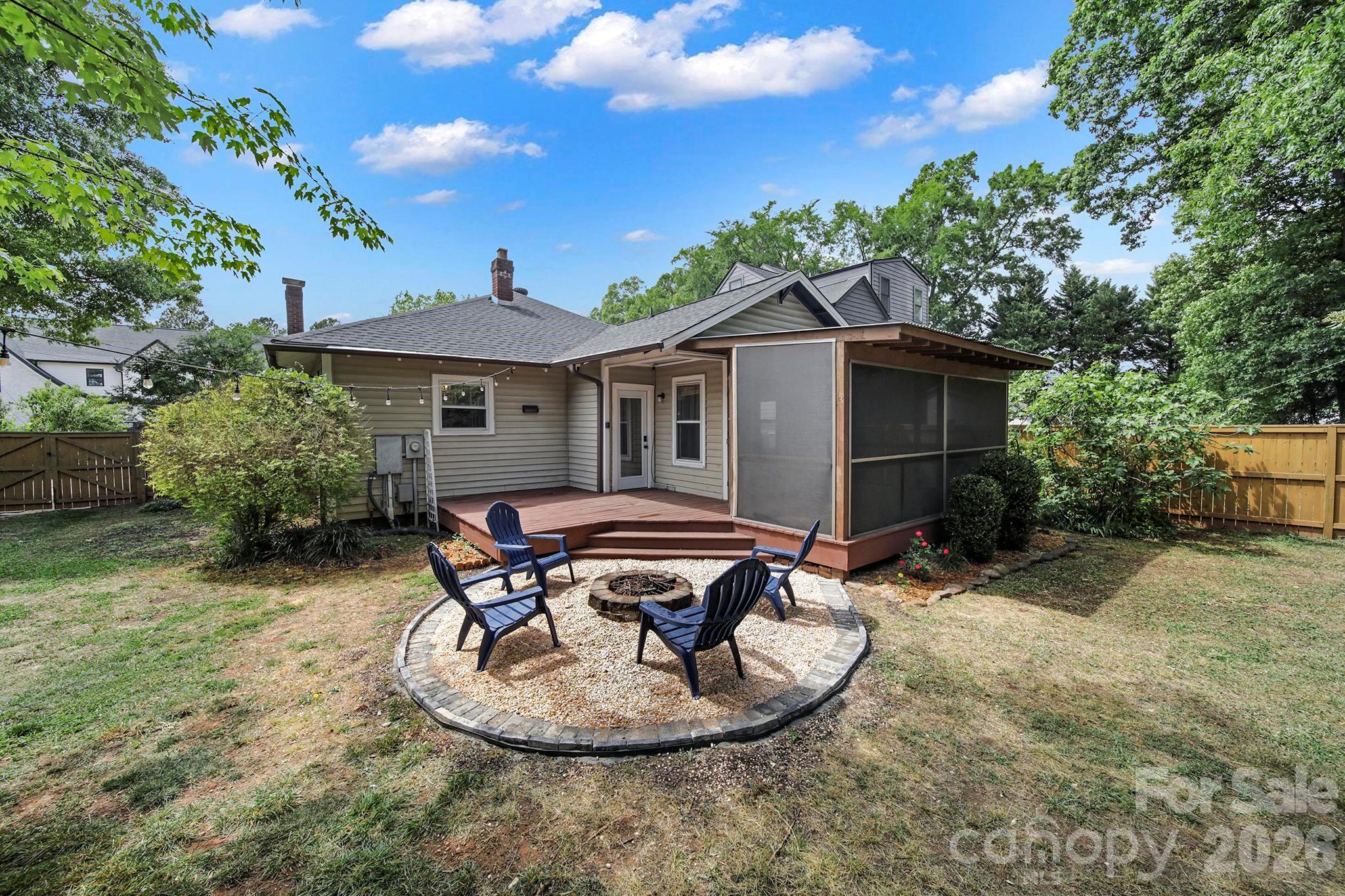 1638 Longfellow Street — Charlotte