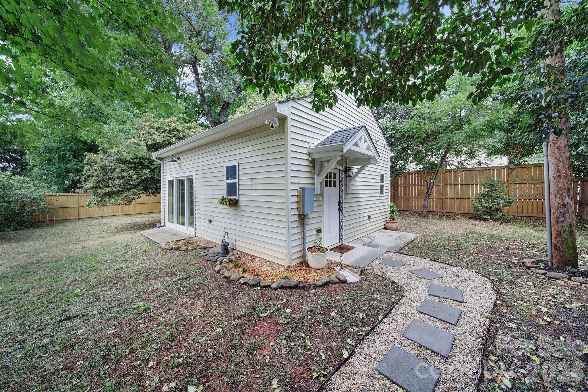 1638 Longfellow Street — Charlotte