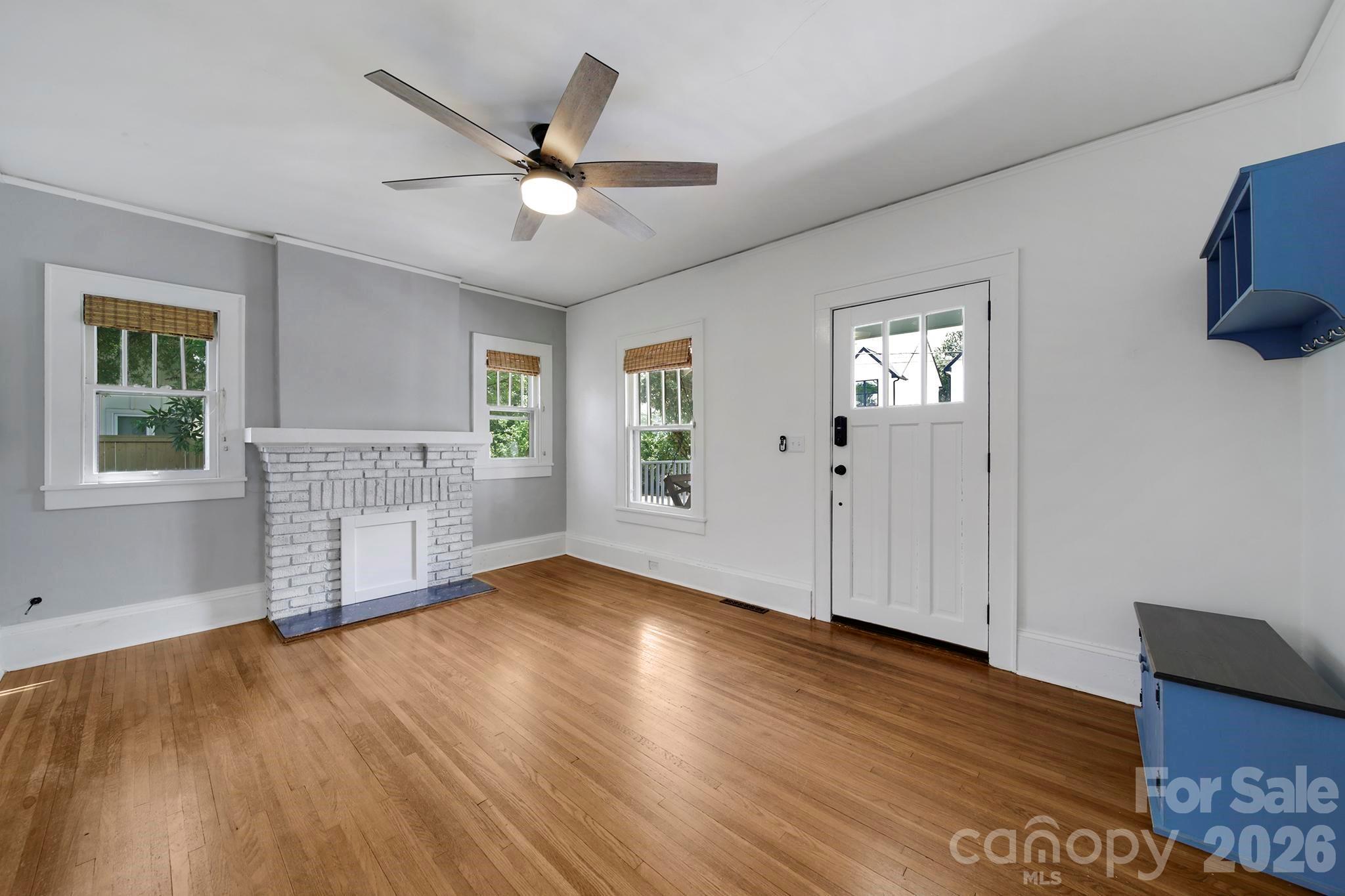 1638 Longfellow Street — Charlotte