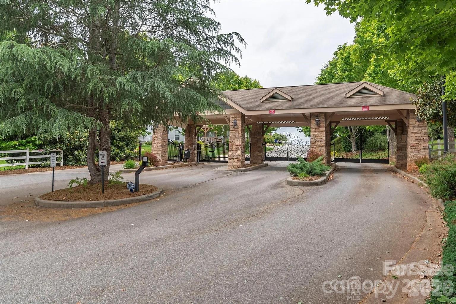 3 Dreambird Drive — Leicester