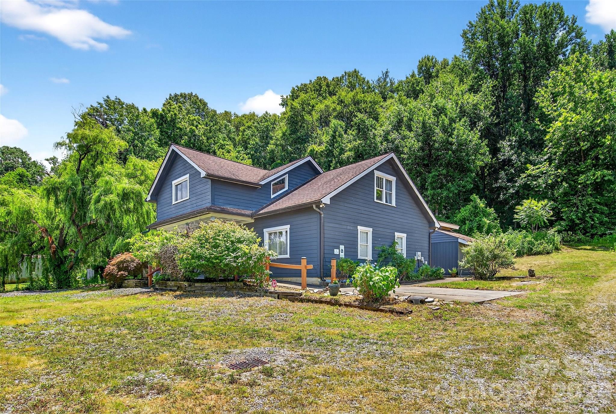626 Old Lytle Cove Road — Swannanoa