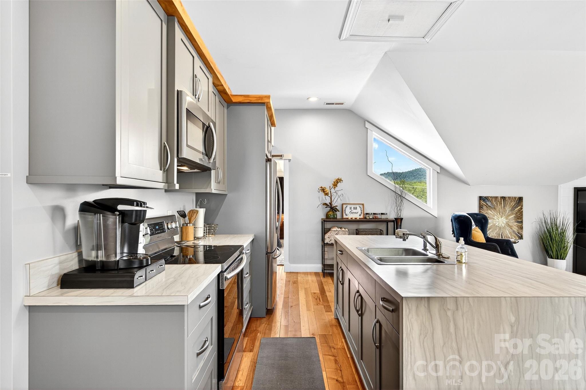 626 Old Lytle Cove Road — Swannanoa