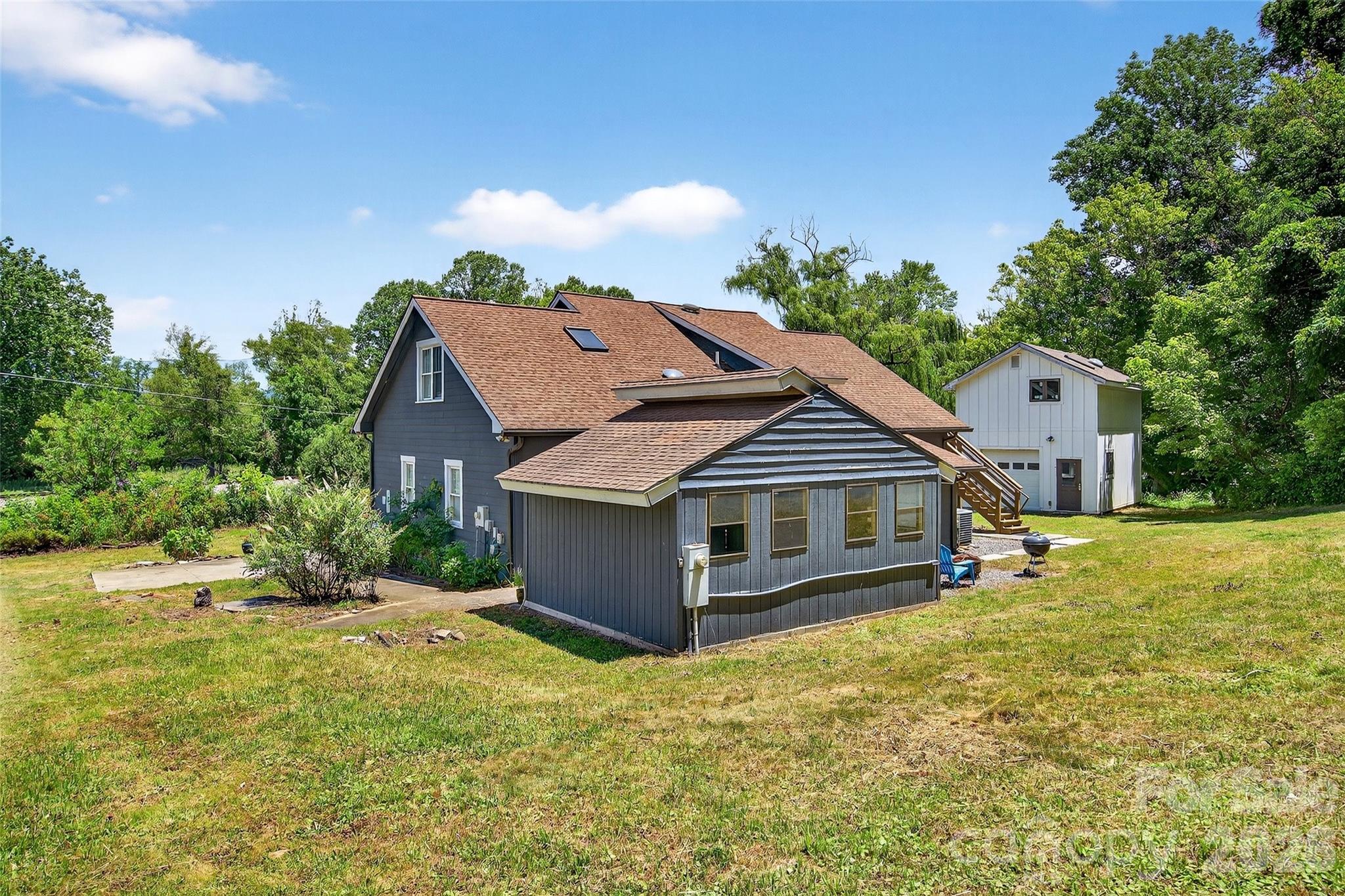 626 Old Lytle Cove Road — Swannanoa