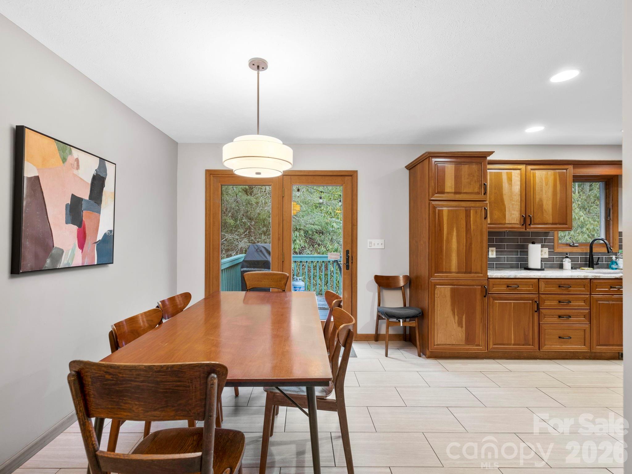 581 Hubbard Hollow Road — Rosman