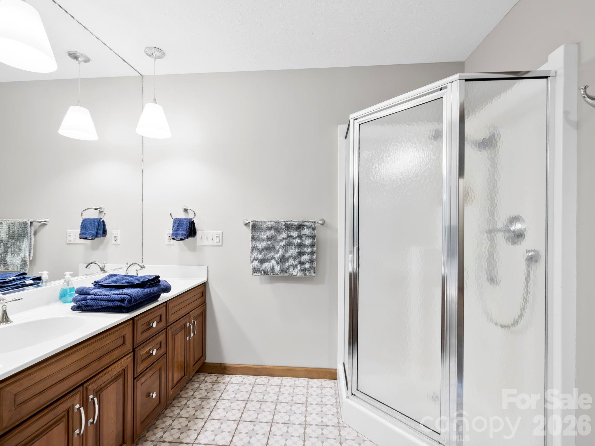 581 Hubbard Hollow Road — Rosman