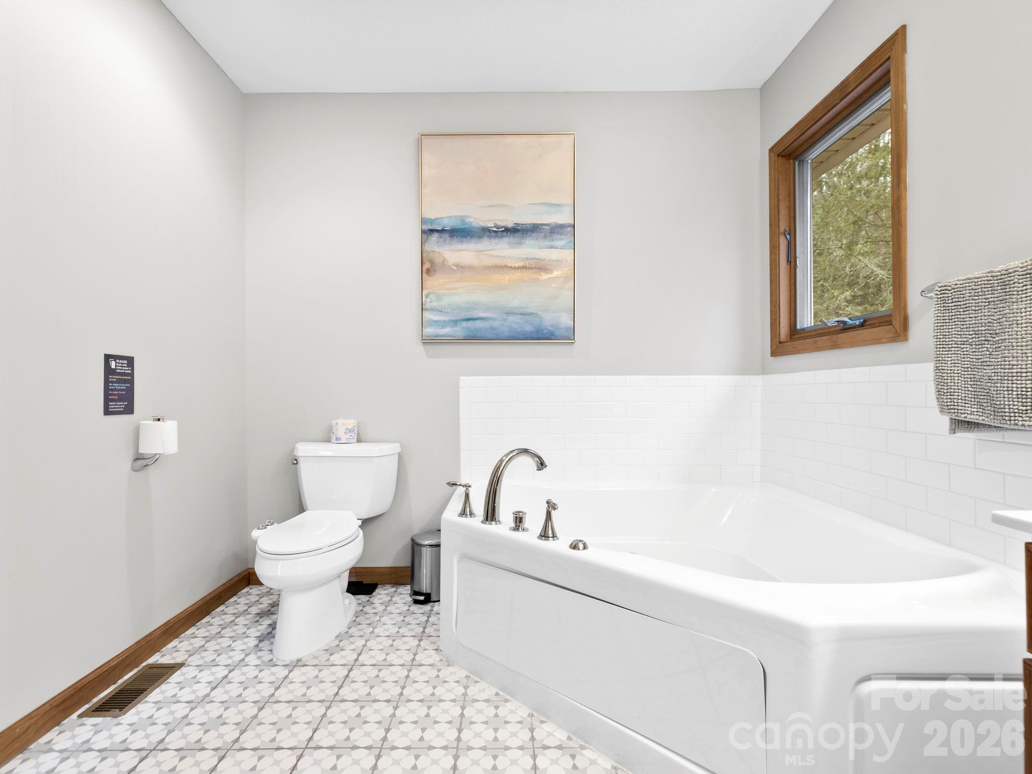 581 Hubbard Hollow Road — Rosman