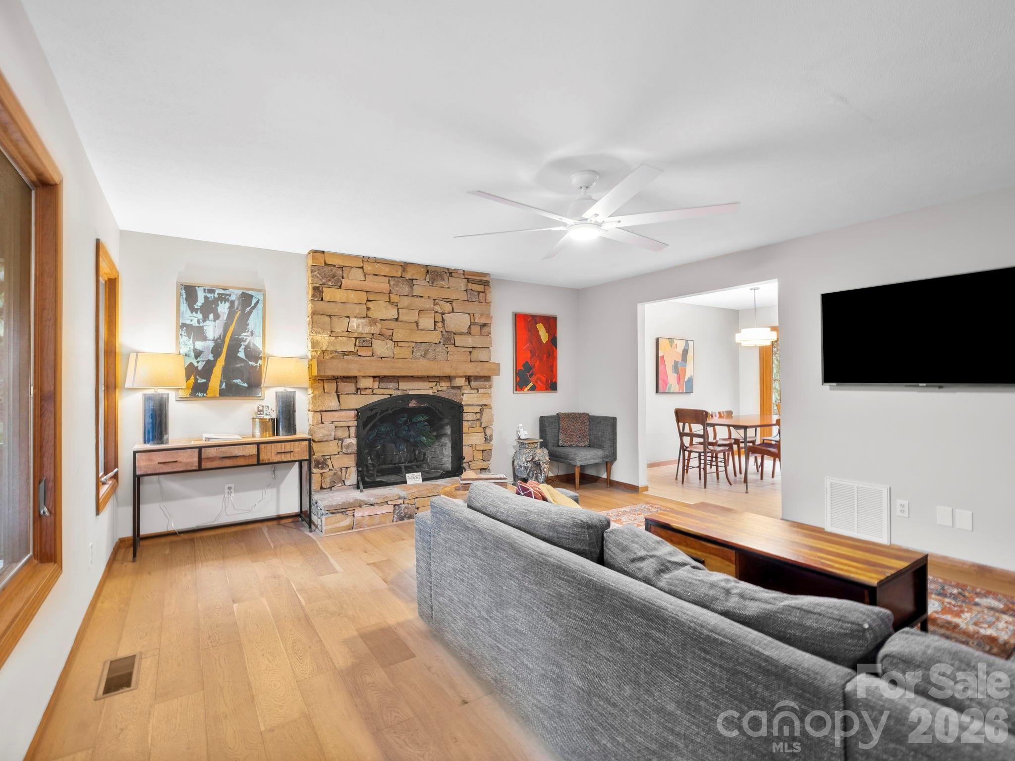 581 Hubbard Hollow Road — Rosman