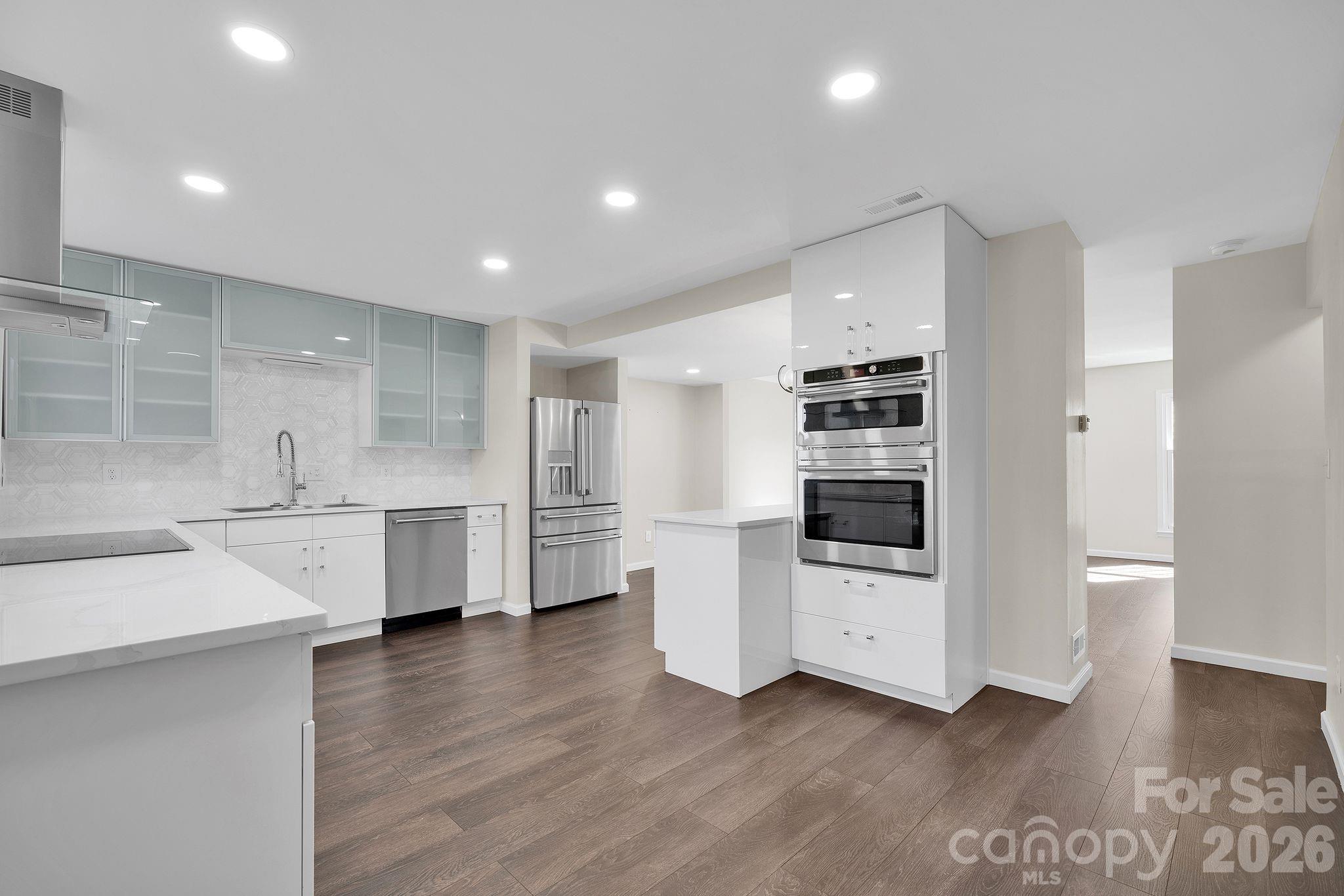 8308 Knights Bridge Road — Charlotte
