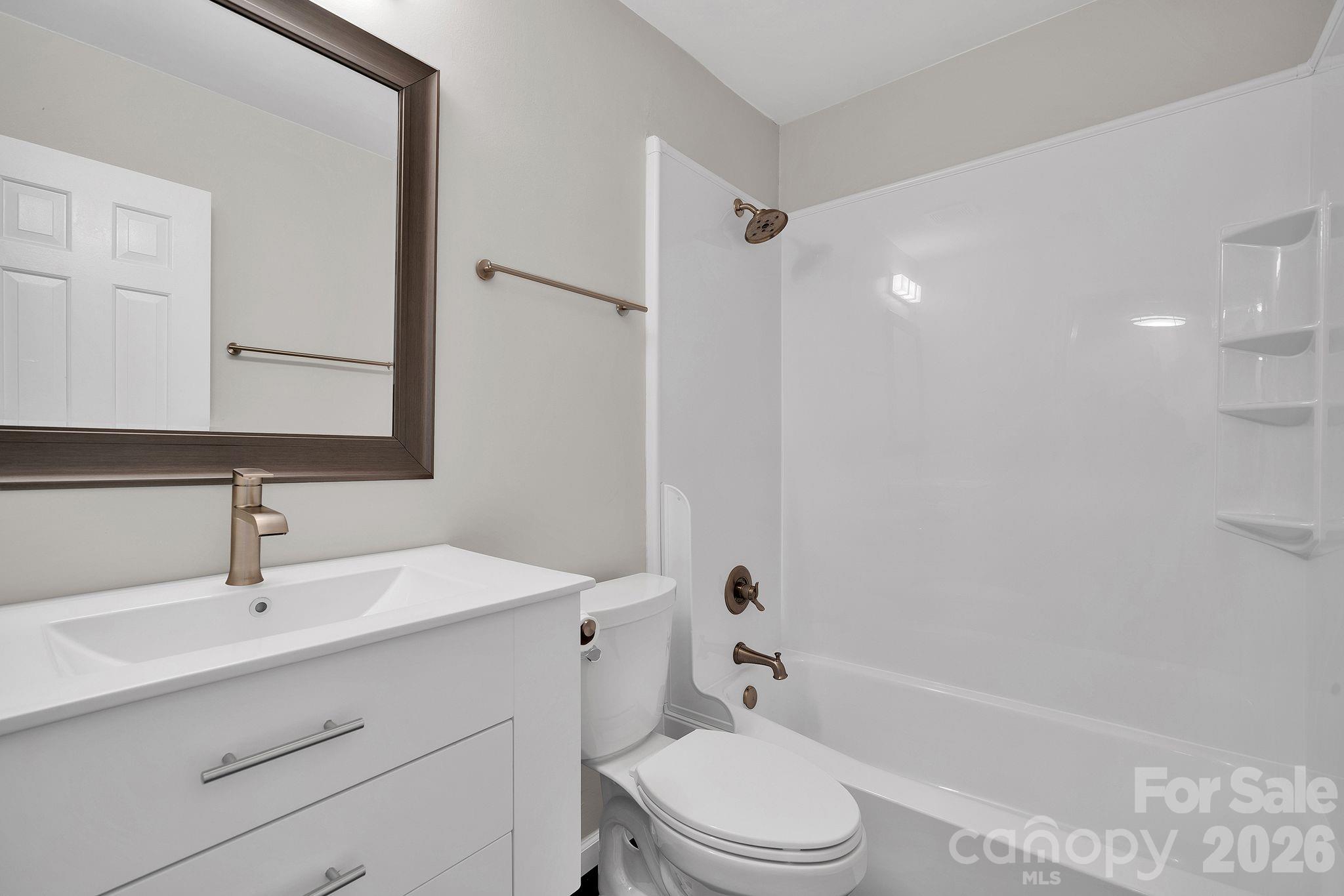 8308 Knights Bridge Road — Charlotte