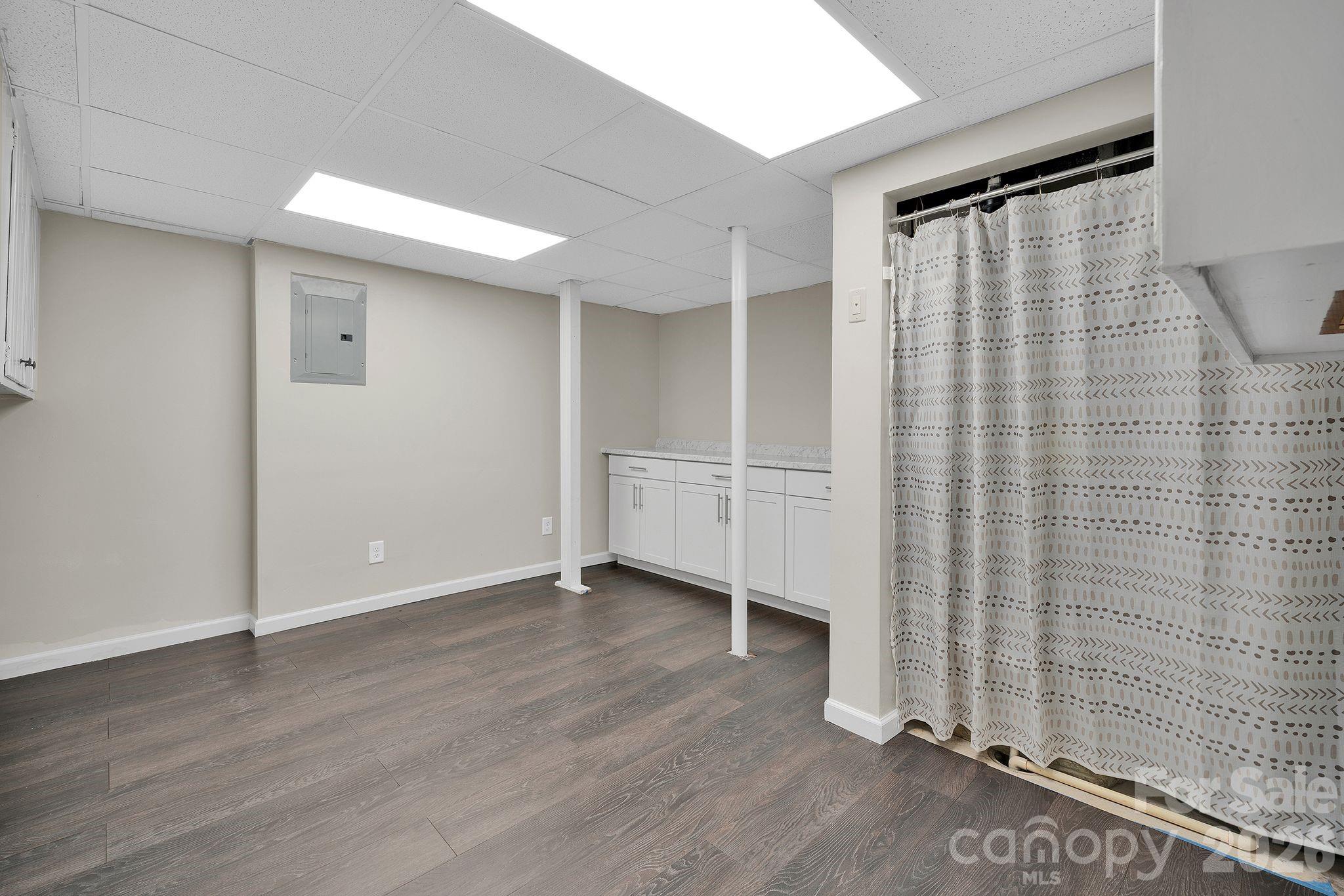 8308 Knights Bridge Road — Charlotte