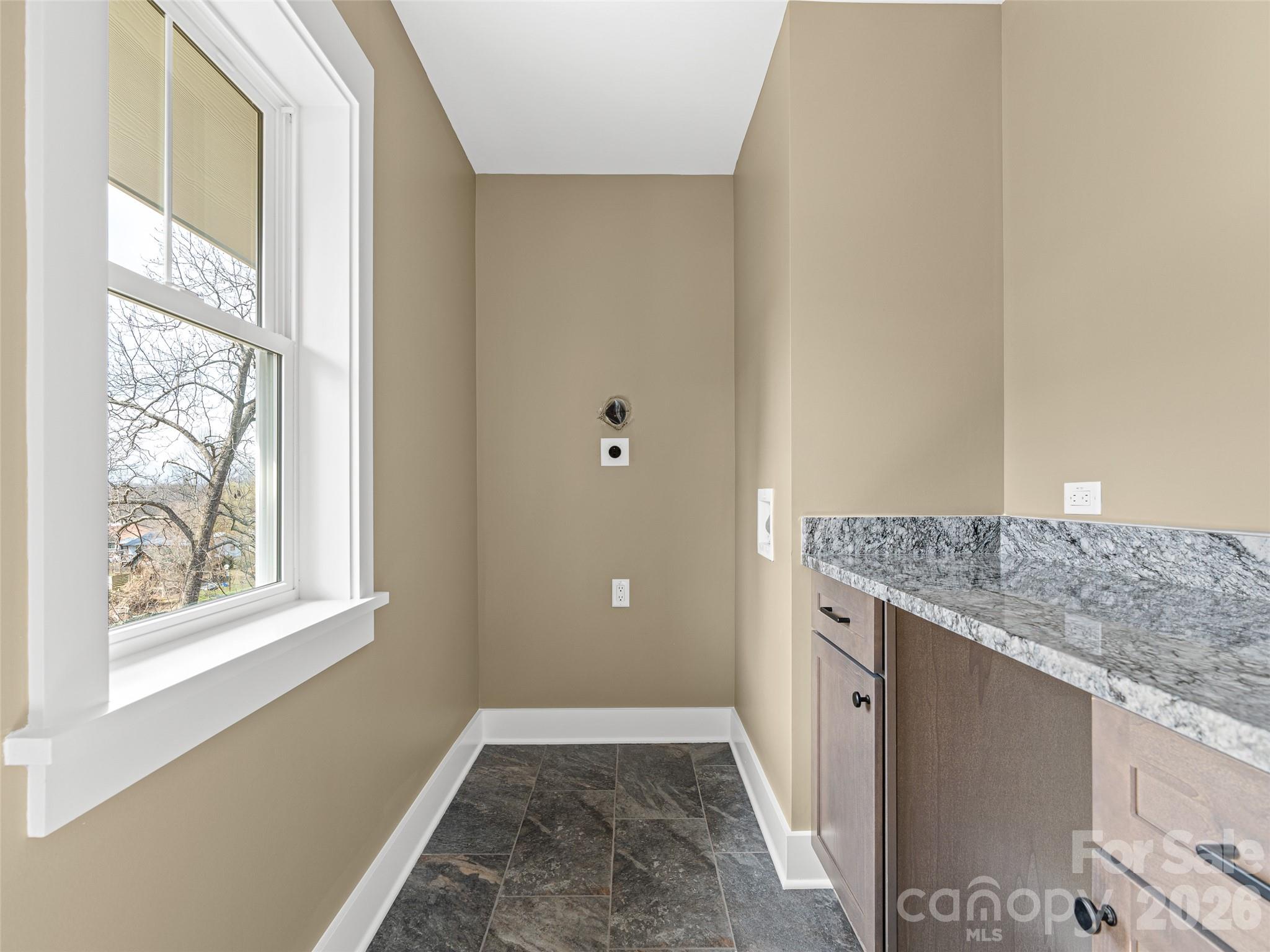 112 Alma Lane — Asheville