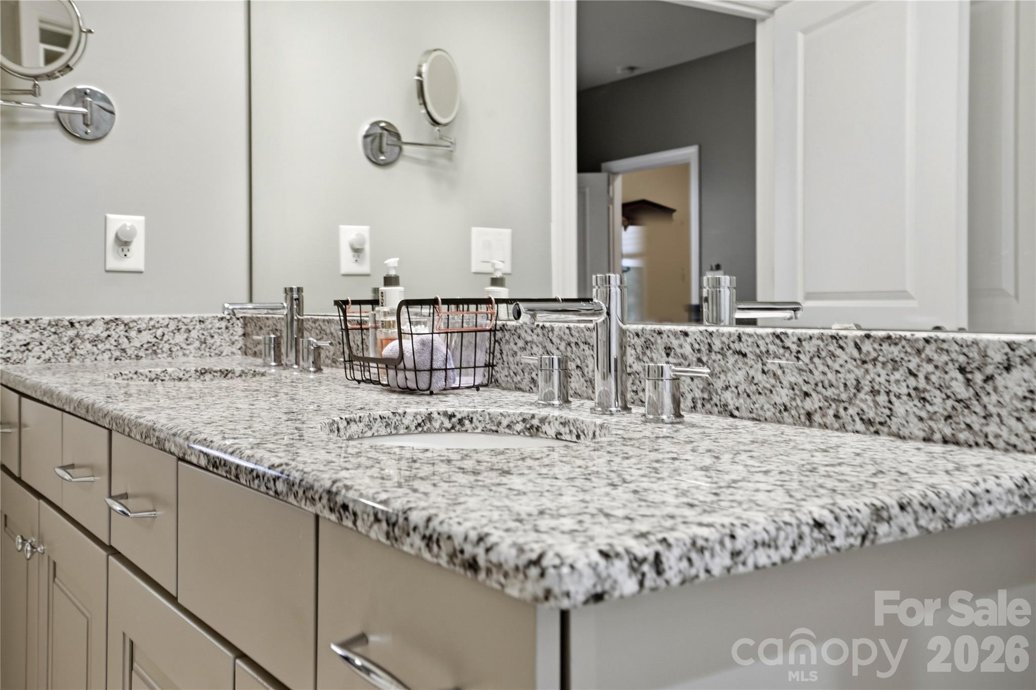 4899 Looking Glass Trail — Denver