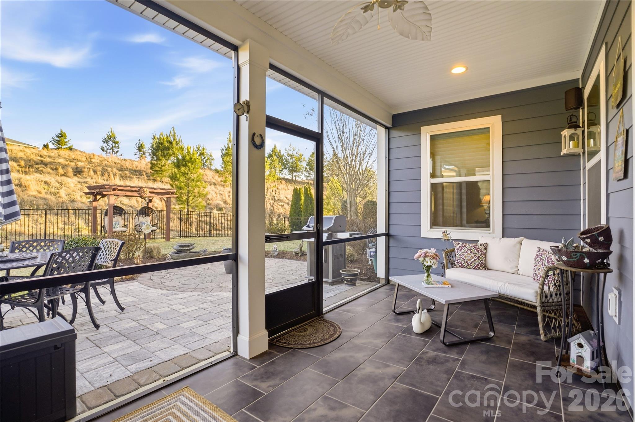 4899 Looking Glass Trail — Denver