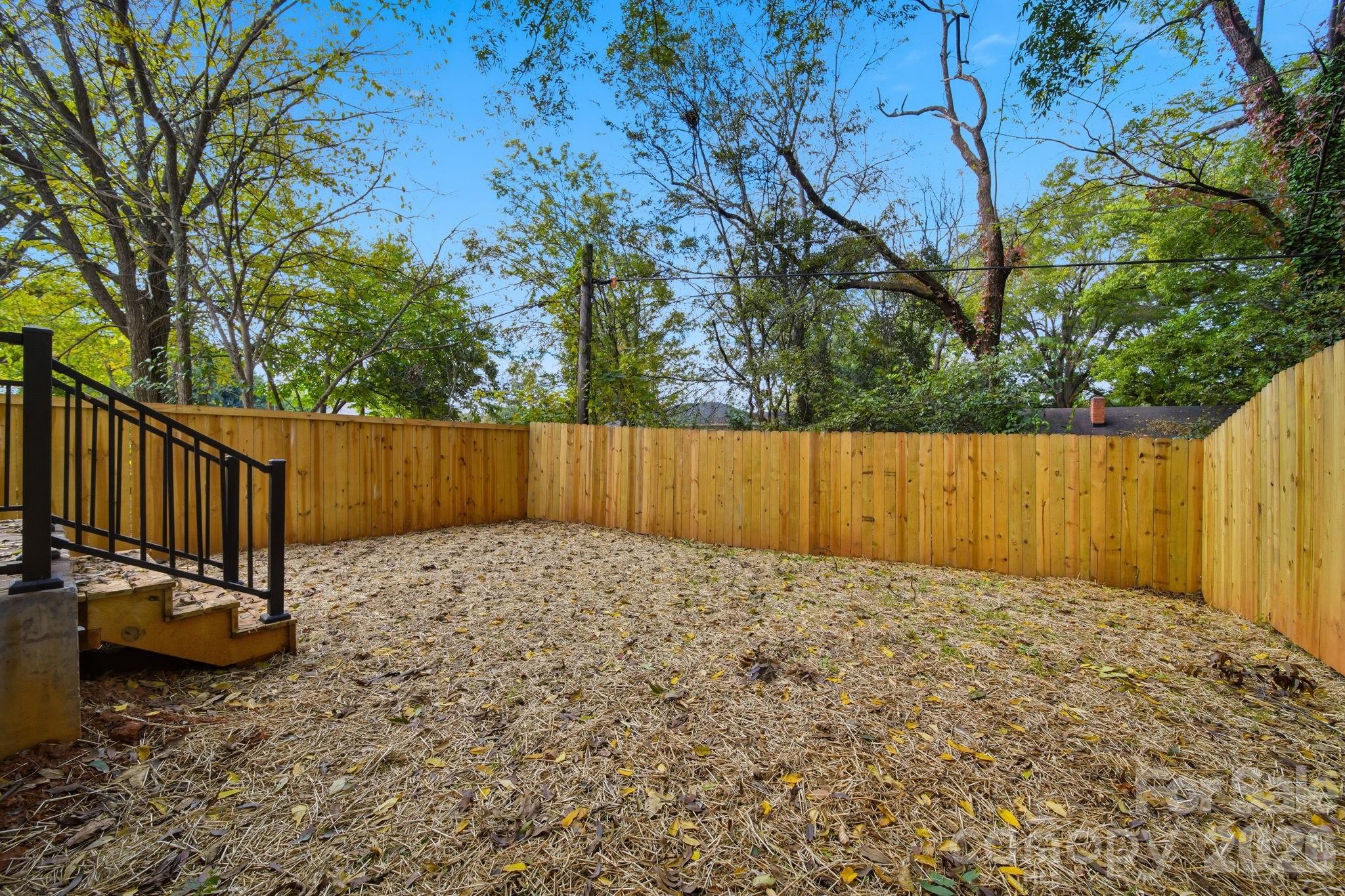 105 N Smallwood Place — Charlotte