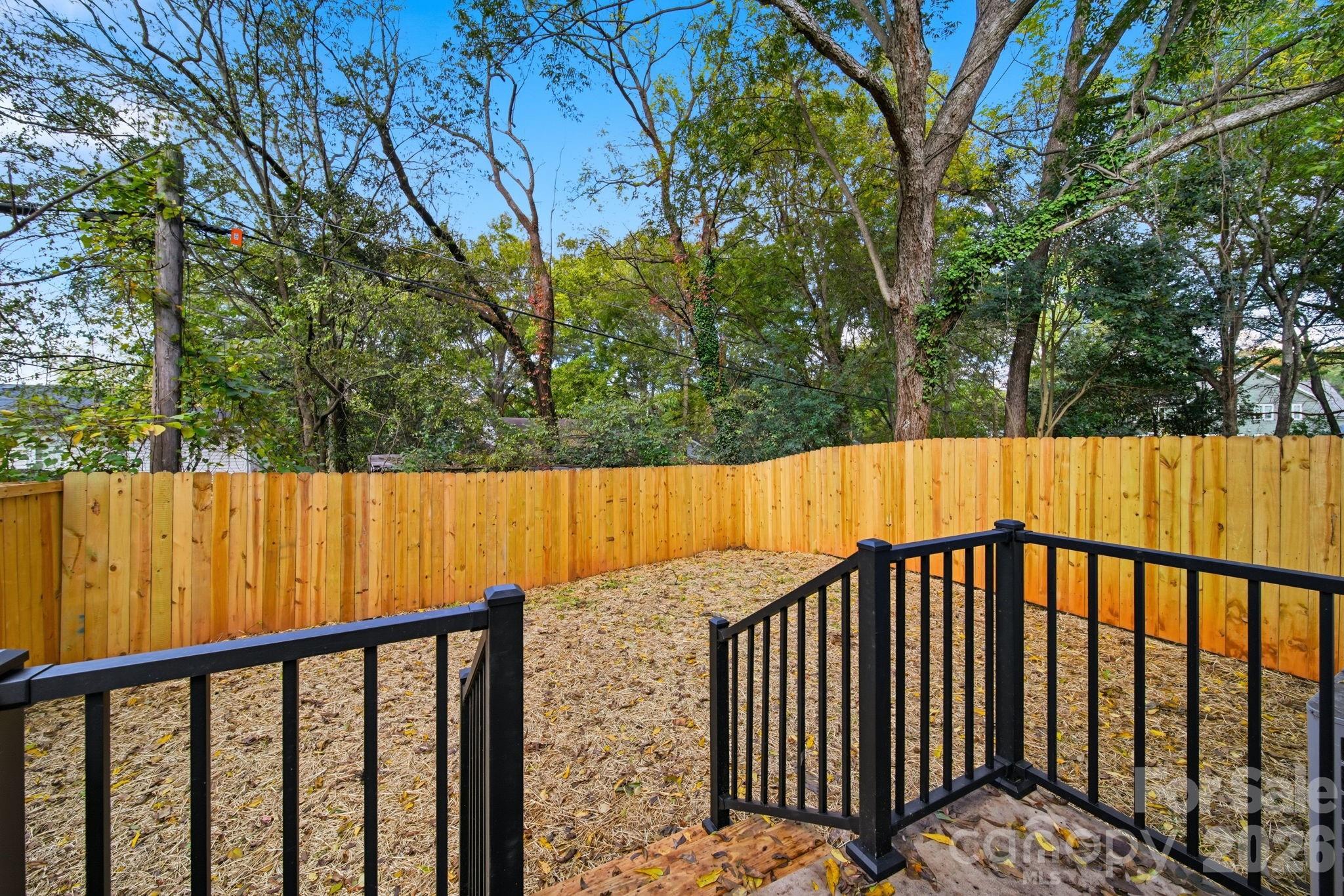 105 N Smallwood Place — Charlotte