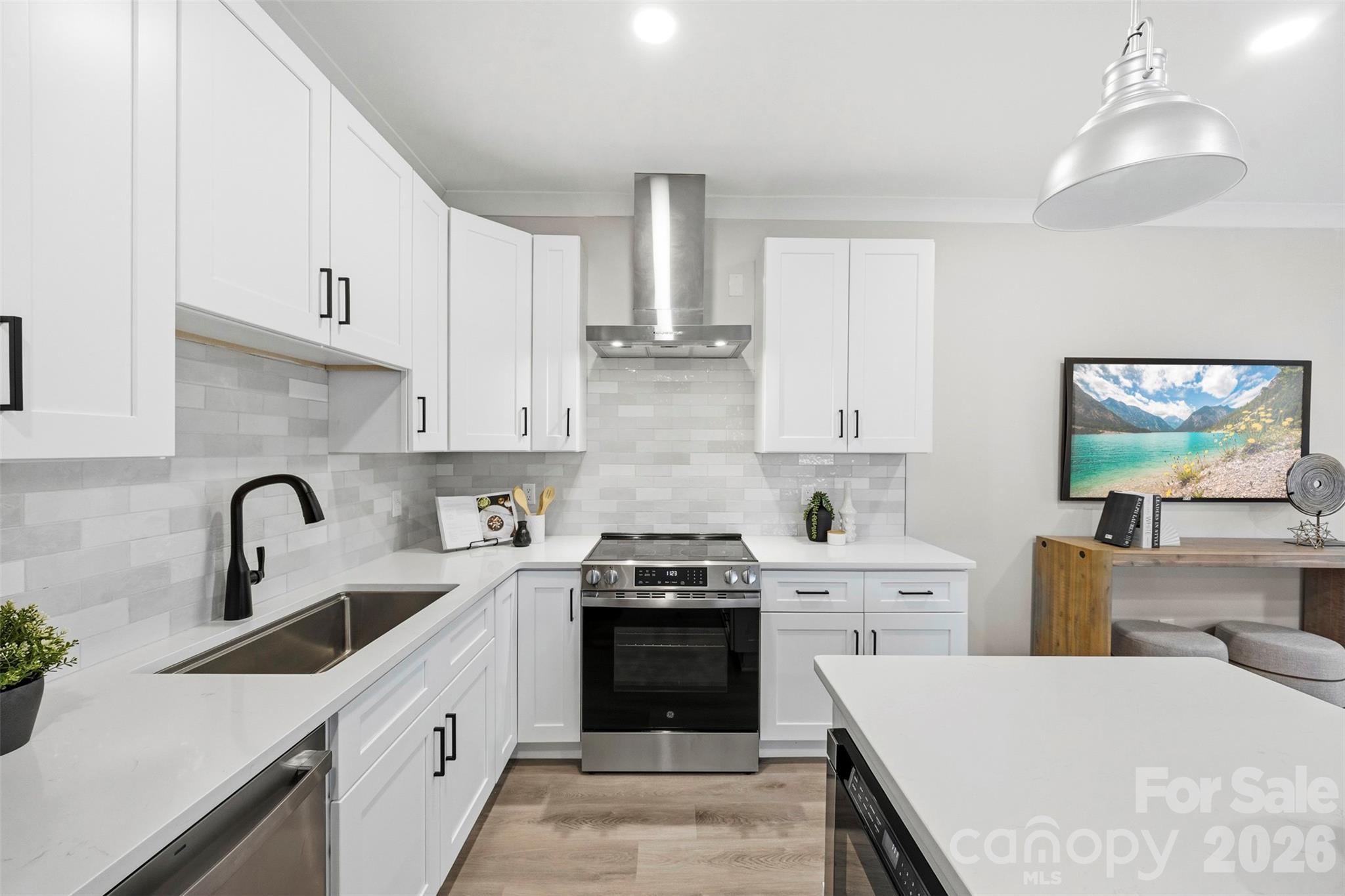 105 N Smallwood Place — Charlotte