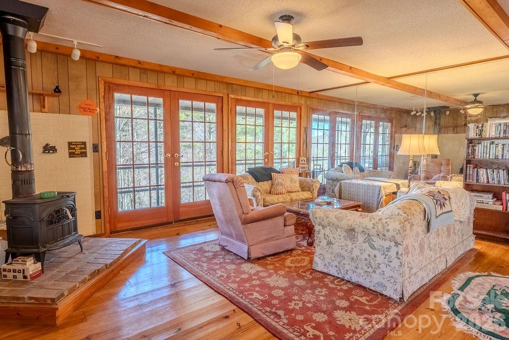 465 Enchanted Forest Drive — Sylva