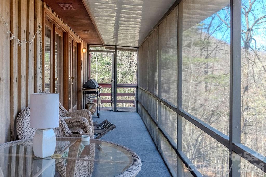 465 Enchanted Forest Drive — Sylva