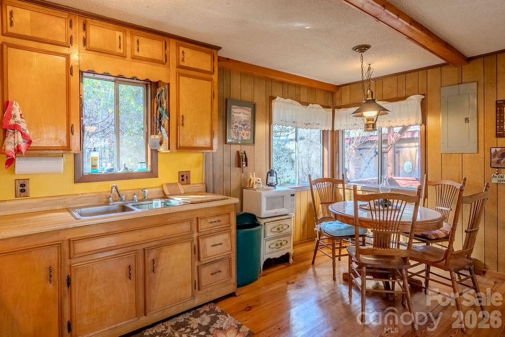 465 Enchanted Forest Drive — Sylva