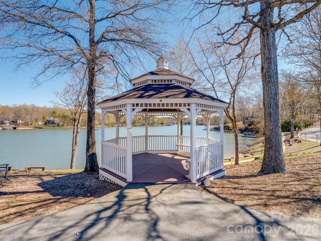 5029 Duval Circle — Tega Cay