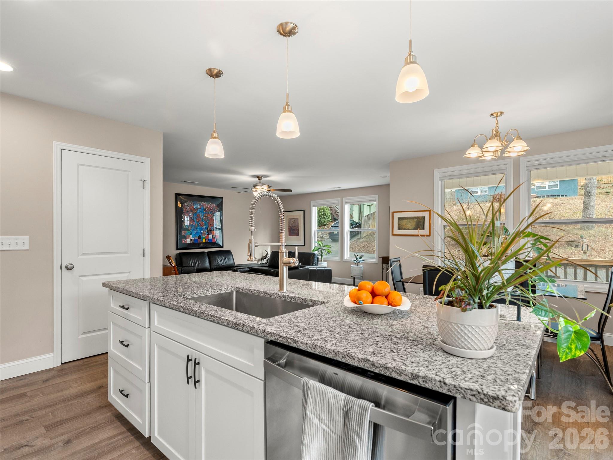 92 Lakeside Drive — Asheville