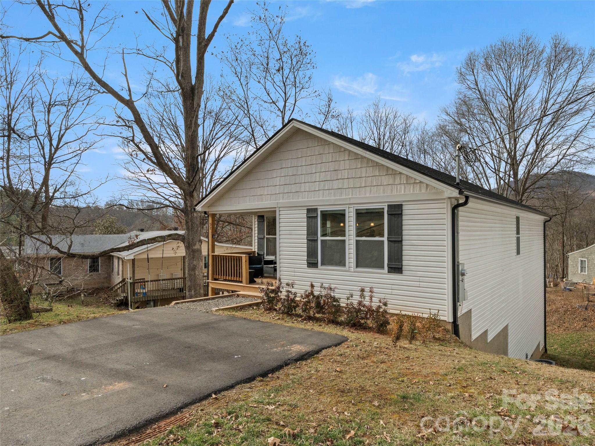 92 Lakeside Drive — Asheville