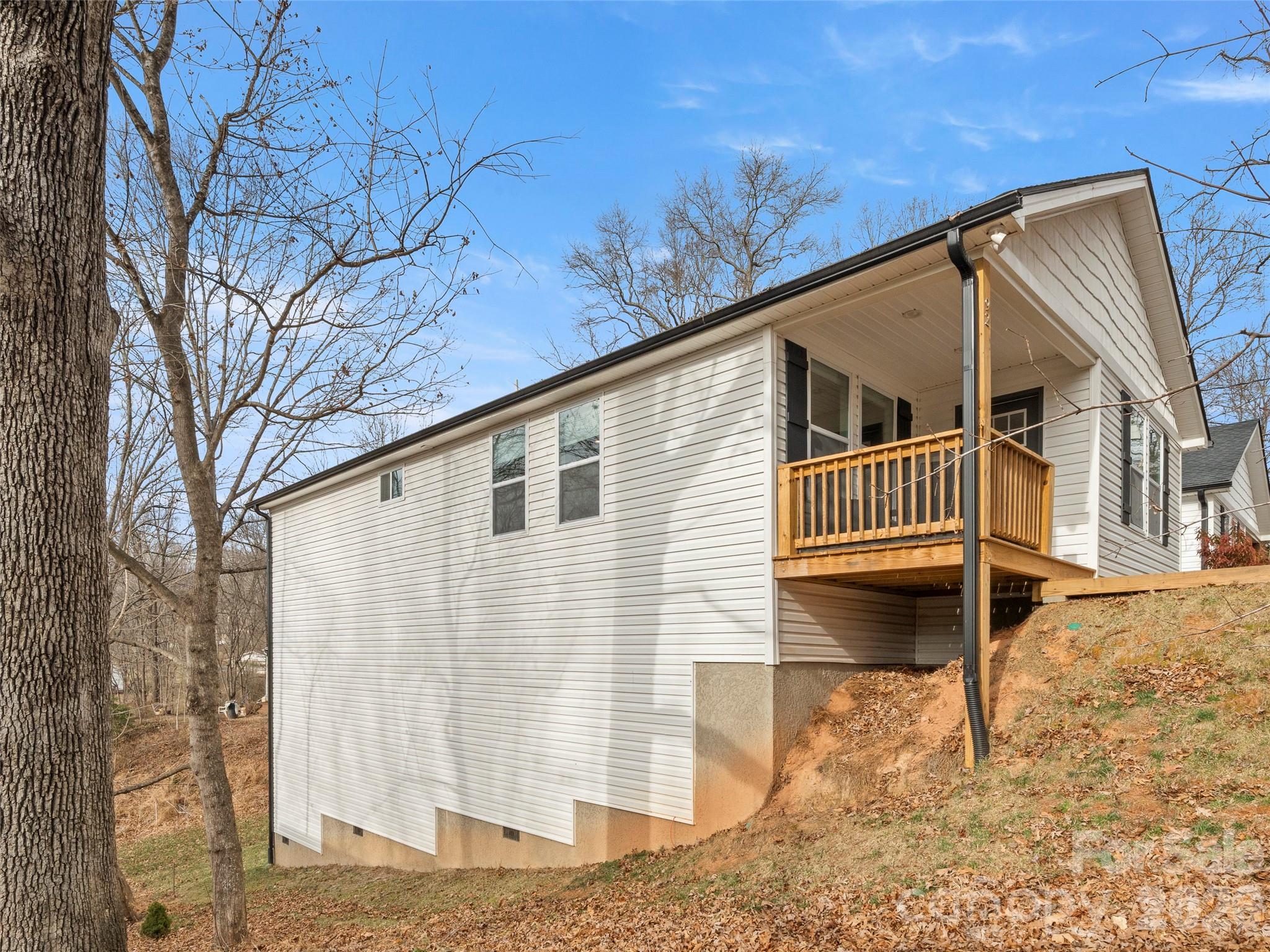 92 Lakeside Drive — Asheville