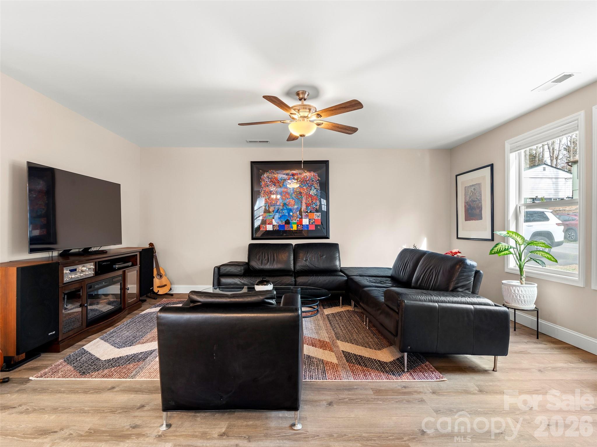 92 Lakeside Drive — Asheville